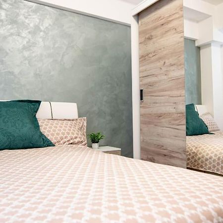 Ultra Central Luxury 3Br 2Bath Apt & Amazing Views Boekarest Buitenkant foto