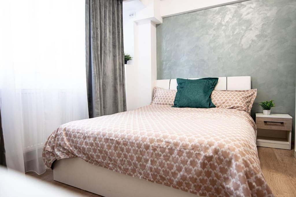 Ultra Central Luxury 3Br 2Bath Apt & Amazing Views Boekarest Buitenkant foto